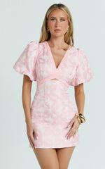 Minivestido Diana - Vestido jacquard de manga corta con aberturas en rosa claro
