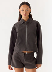 Chaqueta Austina Faux Suede Cuadrada - Gris Bronceado