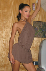 Vestido Curto Happy Girl com Gola Halter Mocha