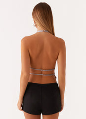 Top con cuello halter de satén Bree - Gris