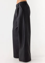 Pantalones Samuel de Piel Sintética de Tiro Bajo - Negro
