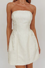 Mini Vestido com Laço Melty Kisses Creme