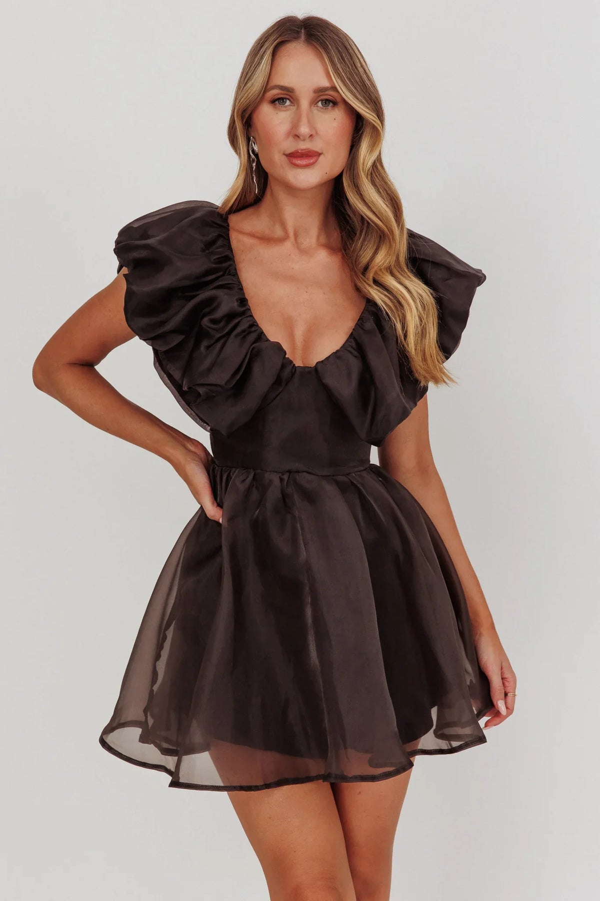 Minivestido Kahlo com Gola Franzida Preto