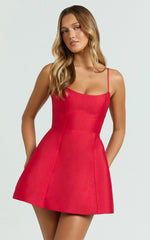 Minivestido Carolina - Vestido con panel de escote redondo en rojo