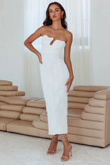Vestido midi blanco sin tirantes con textura floral Horizon