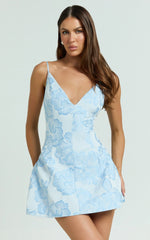 Minivestido Gianni - Vestido escotado con espalda baja y corte A en azul claro