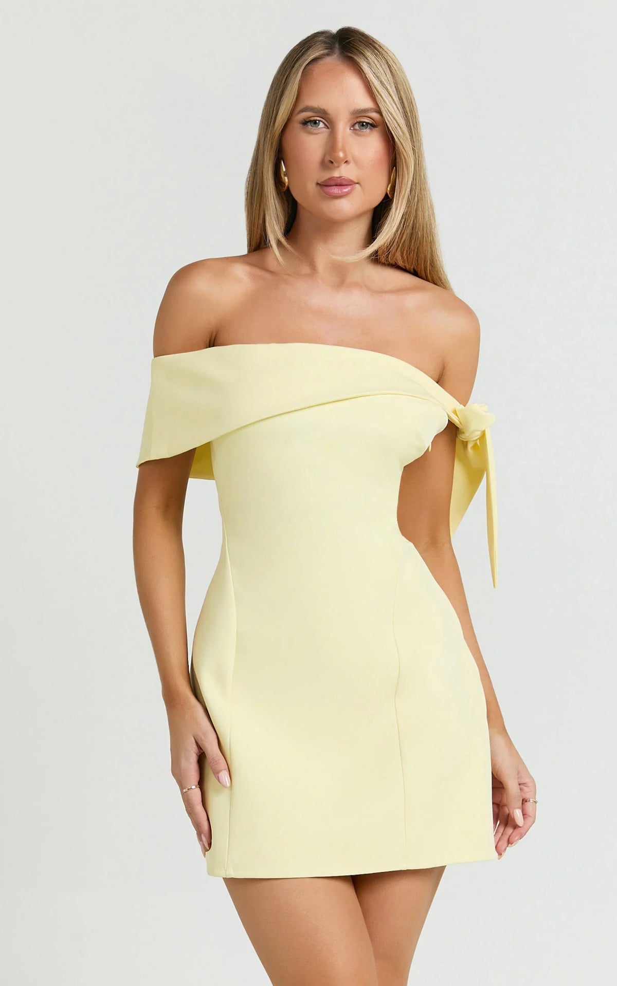 Minivestido Cecilia - Vestido con detalle de lazo escote barco en color limón
