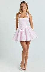 Minivestido Maddy - Vestido acampanado con cuello cuadrado y cuello halter en color rosa