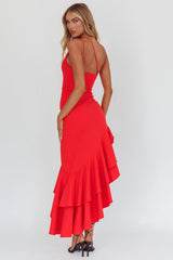 Atrevido vestido rojo asimétrico de un solo hombro