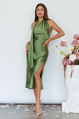 Vestido midi italiano con cuello anudado color oliva