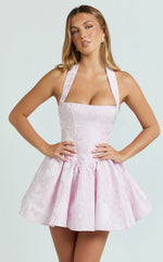 Minivestido Maddy - Vestido acampanado con cuello cuadrado y cuello halter en color rosa