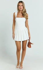 Minivestido Wallace - Vestido plisado con cuello cuadrado, tirantes anchos y cintura caída en blanco