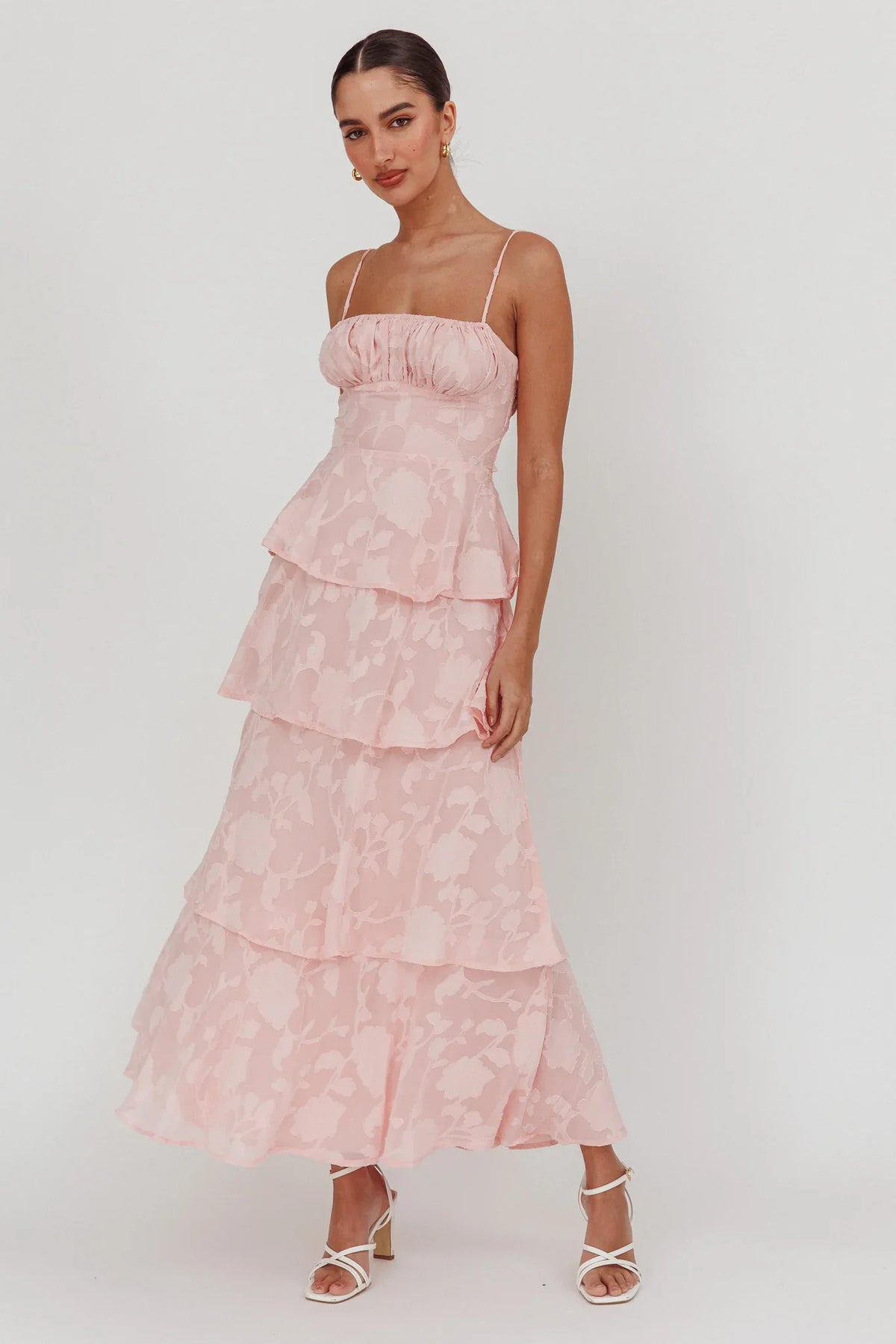 Vestido largo Provence Bloom con volantes y jacquard rosa
