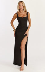 Vestido longo Thelma - Vestido tubinho de decote quadrado na cor preta