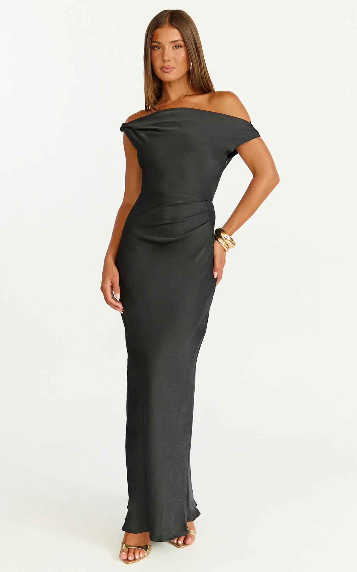 Vestido Lira Midi - Vestido de Cetim de Um Ombro Só na cor Preta