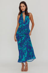 Vestido largo con cuello halter Italia Azure, azul abstracto