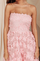 Vestido midi Dori con adornos florales en rosa empolvado