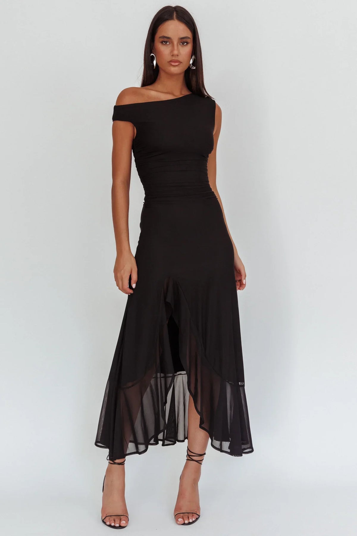 Vestido Longo Moonlit Magic com Decote Assimétrico Preto