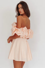 Minivestido Kailynn sin hombros de corte A color rosa empolvado
