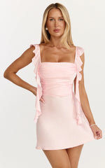 Minivestido Belrose - Vestido Bodycon de Cetim com Decote Quadrado e Babados Frontais Rosa Bebê