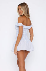 Minivestido con hombros descubiertos a rayas azules Winners Circle