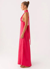 Vestido largo de satén con cuello halter Alicia - Fucsia