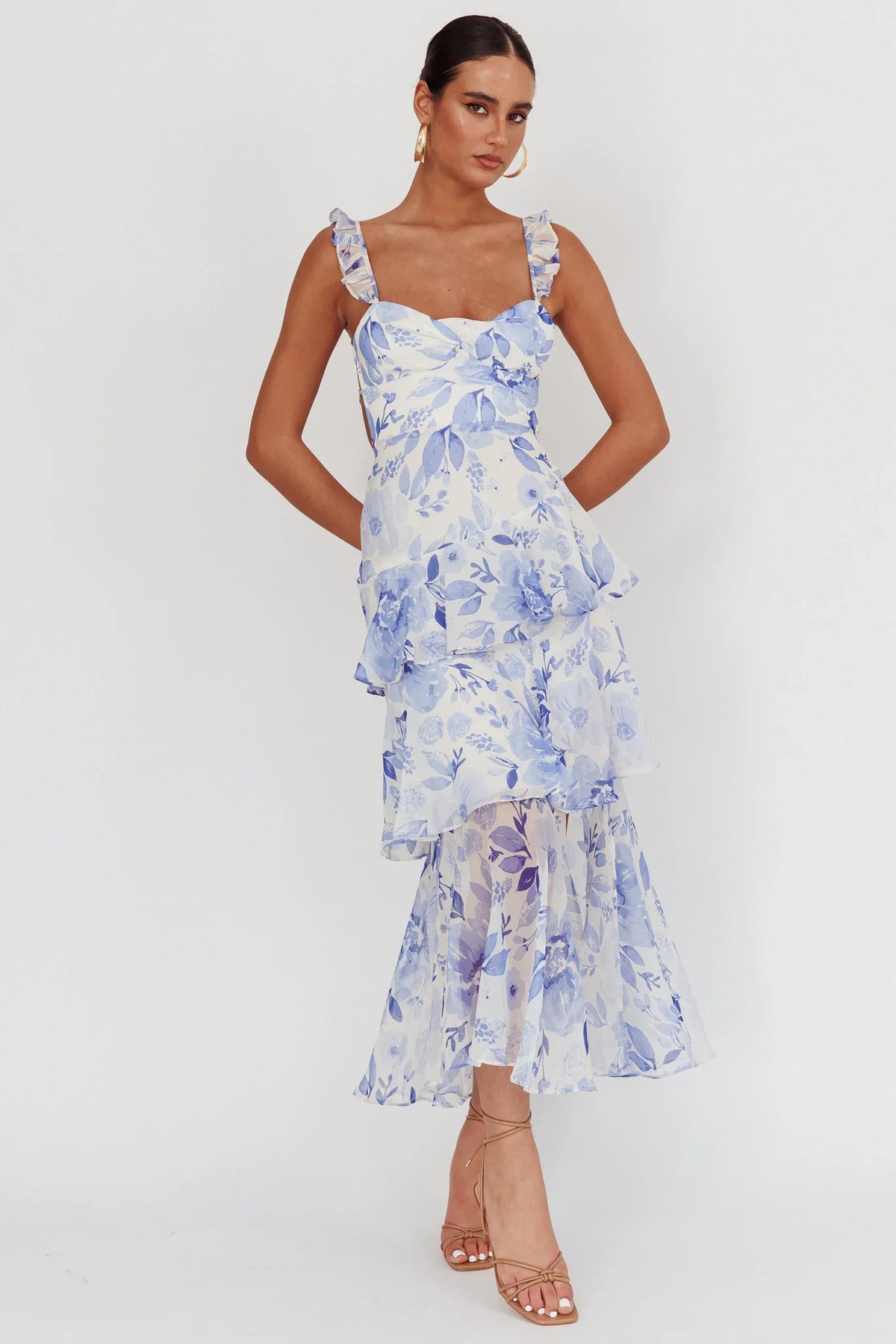 Vestido Longo Veda com Babados, Costas de Tiras e Estampa Floral Azul