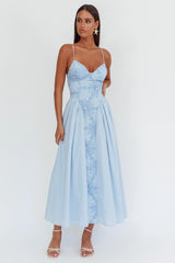 Vestido largo Seraphine con adornos florales, azul