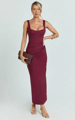 Vestido Midi Benita - Vestido Ajustado Fruncido con Cuello Redondo en Color Vino