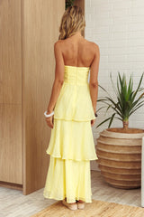 Vestido largo sin tirantes con volantes Top It Off Mantequilla