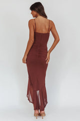 Vestido midi con volantes en cascada Kamilah, color granate