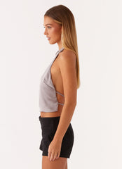 Top con cuello halter de satén Bree - Gris