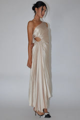 Vestido plisado acordeón de un hombro Brooklynn color champán
