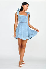 Minivestido vaquero Jeanie con hombros tipo lazo