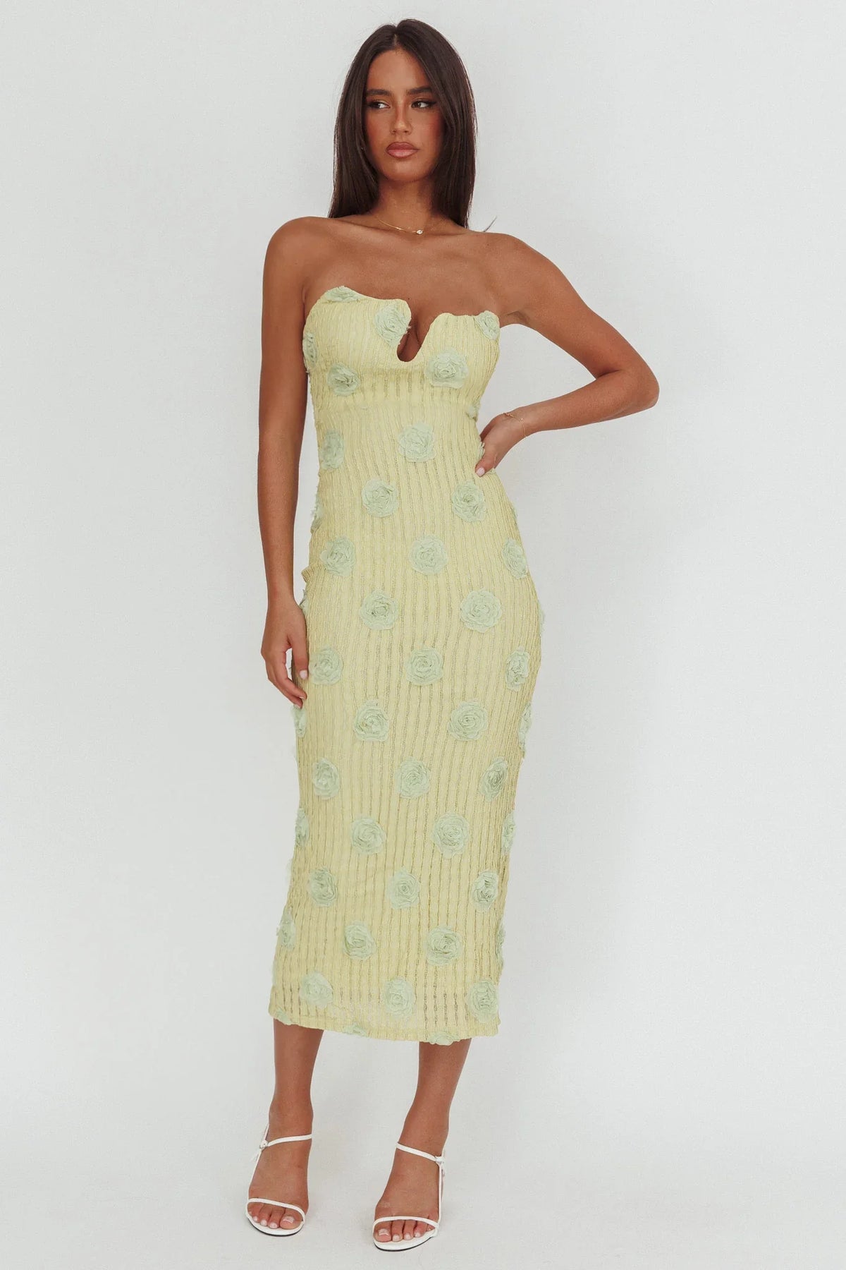 Vestido midi Horizon sin tirantes con textura floral verde