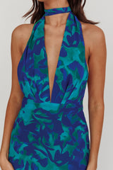 Vestido largo con cuello halter Italia Azure, azul abstracto