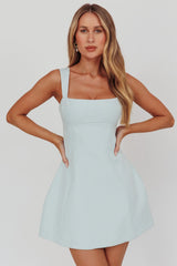 Minivestido evasé estructurado Jordy azul hielo