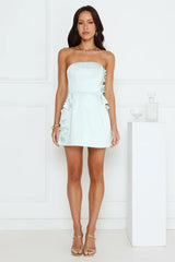 Minivestido tomara que caia de cetim Blossom Hour Azul