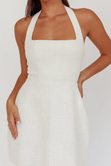 Minivestido Rodado Halterneck Hendrix Creme