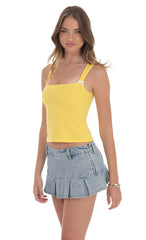 Top con doble lazo en amarillo