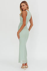 Vestido largo de malla sin mangas con abertura y cuello halter "Piece Of Heaven" color salvia