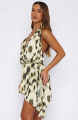 Minivestido halter Time Of My Life con toque dorado