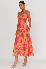 Vestido longo floral Nerida com torção nas costas e decote nadador laranja