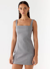 Minivestido ajustado escote Bardot - Gris humo