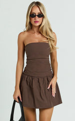 Minivestido Donatella – Vestido Tomara que Caia com Cintura Baixa na Cor Chocolate