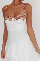 Vestido longo floral Rose Garden com babados em camadas e acabamento
