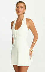 Minivestido Odile - Vestido com Gola Halter em Creme