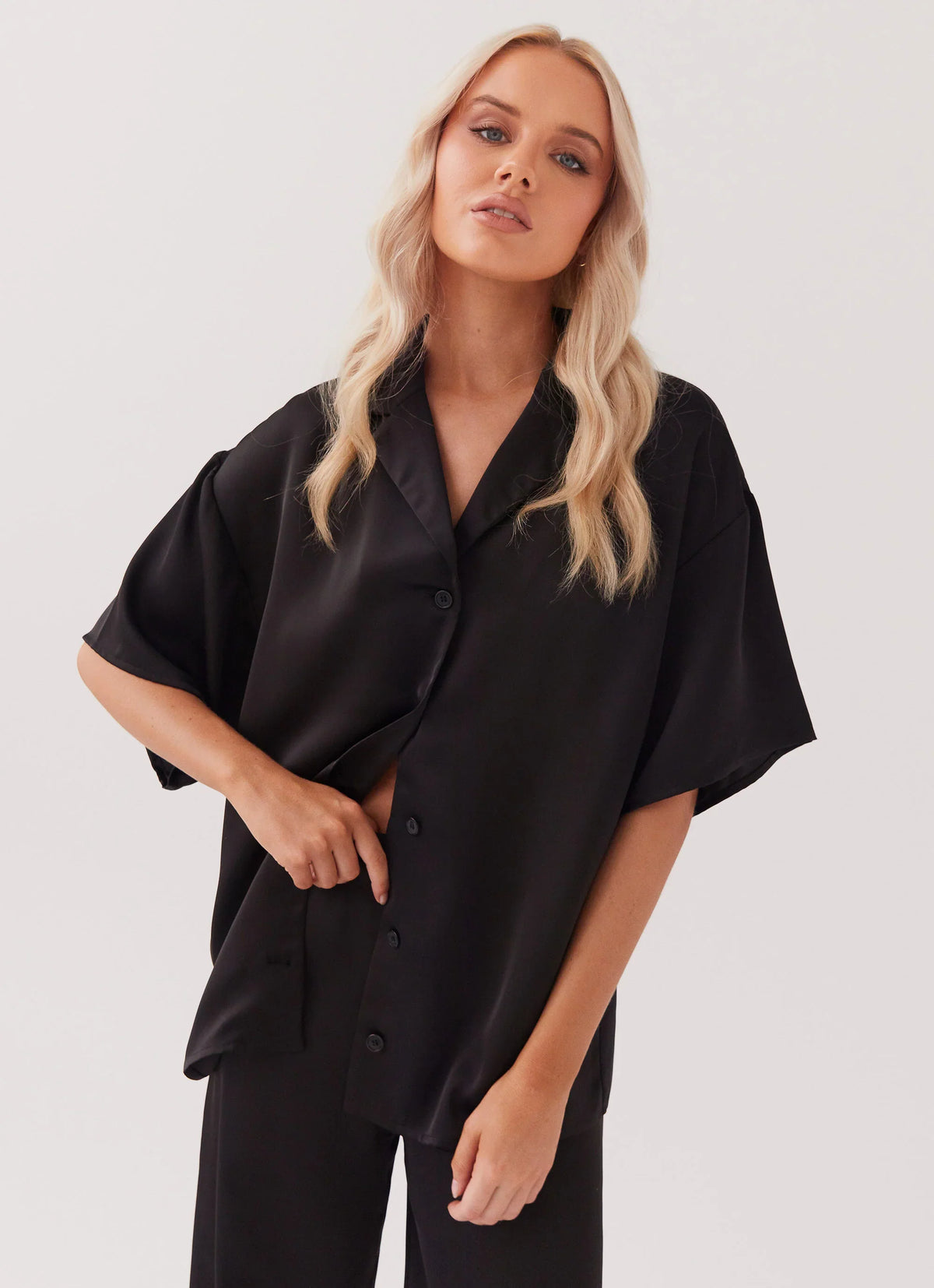 Camisa de satén Palm Cove - Negra