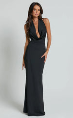 Vestido Maxi Sylvana - Vestido Bodycon de Gola Drapeada e Gola Halter em Preto