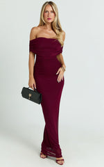 Caterina Maxi - Vestido de malla fruncido con hombros descubiertos en color vino